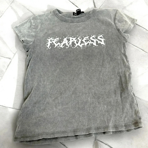 Y2K fearless adorable old English tee with rhinestone S - Picture 1 of 5